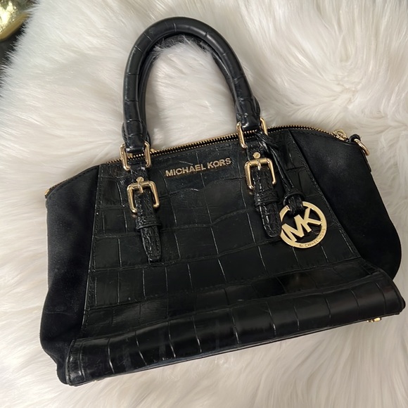 Michael Kors Handbags - Beautiful MICHAEL KORS HANDBAG! Black crocodile print with gold zippers!